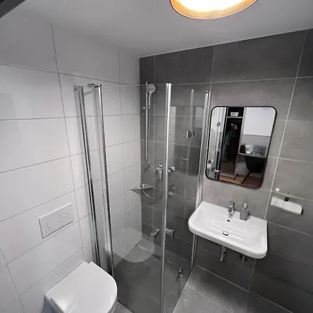 Gaestehaus Falken Хехинген